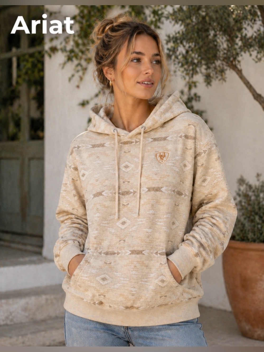 NWOT Ariat Sandstone Southwest
Pullover Hoodie. Women XL.